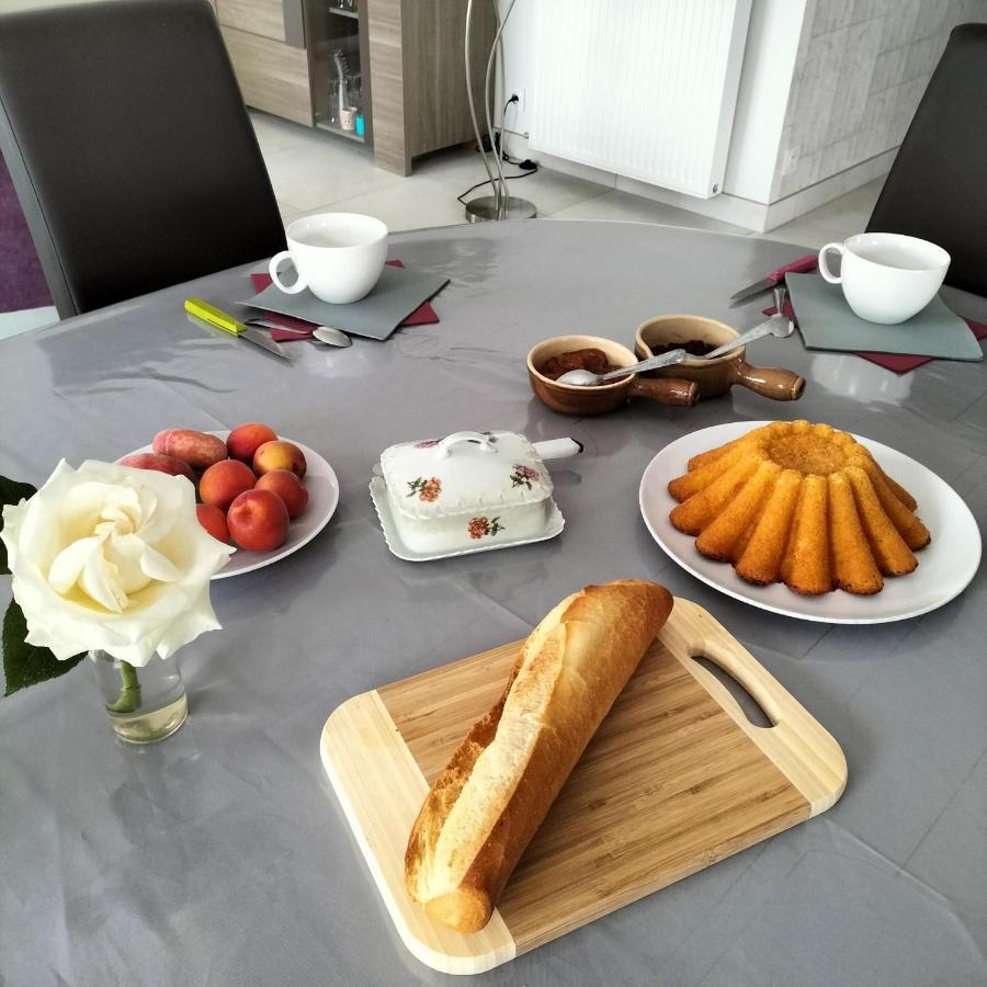 Chez Nadine Bed and Breakfast Valframbert Buitenkant foto